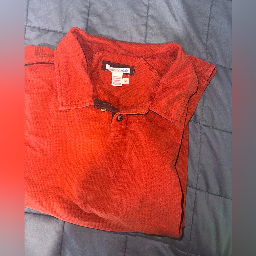 Red collar shirt